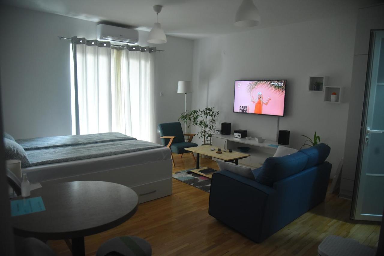 Dekart Apartment Ni Buitenkant foto